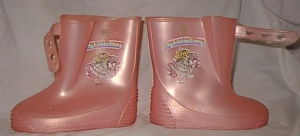 rainboots.jpg (19902 bytes)